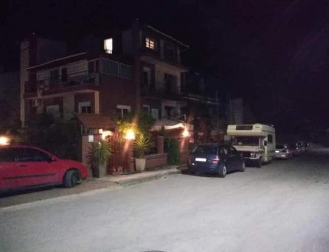 Blue Moon Accommodation ネア・ミカニオーナ エクステリア 写真